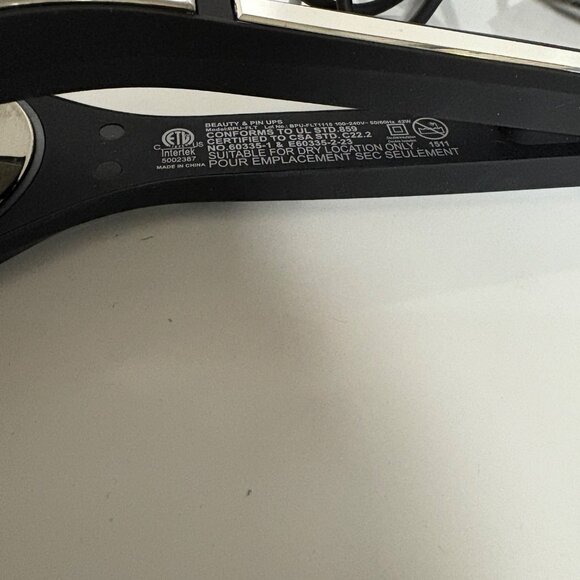 Beauty & Pin-Ups Professional Hair Styling Iron With Foil Pods & Manual - Picture 3 of 7